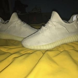 Yeezy 350 V2 Cream White